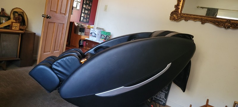 Titan Pro Commander Zero Gravity Full Body Massage Chair Recliner – Black