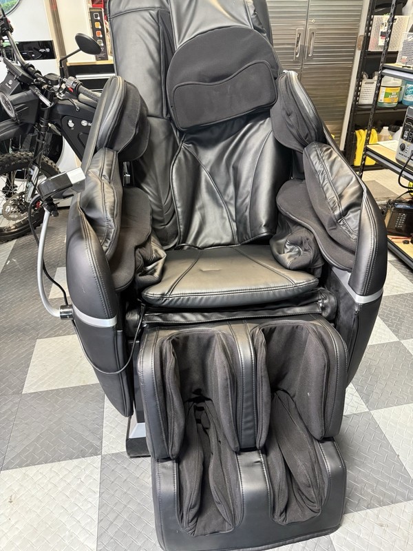 Breakthrough 8 Plus Zero Gravity Black Leather Massage Chair with Remote Control gallery