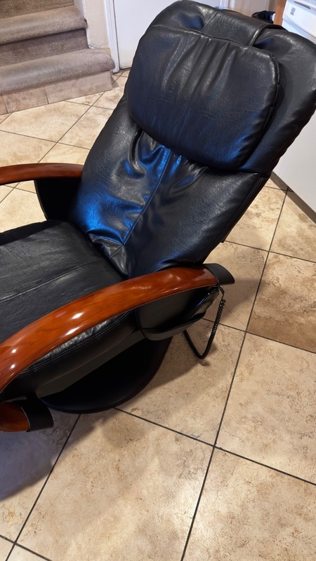 High-quality HTT (Human Touch Technology) massage chair gallery