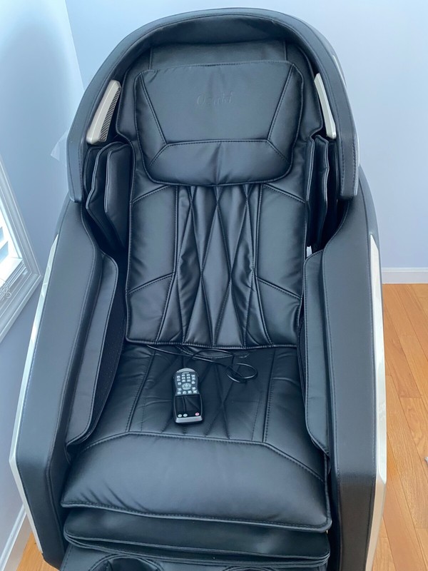 Osaki Black Leather Massage Chair (Model: Os-pro Omni) Pre-Owned but barely used