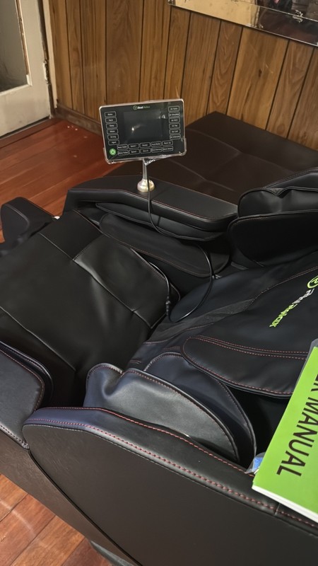 NEW MASSAGE CHAIR!!!, Bluetooth connection, easy to set up gallery