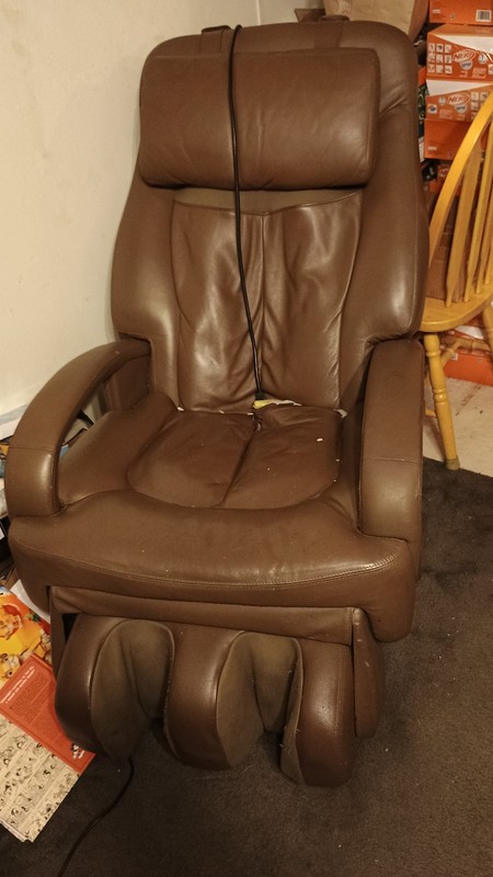 Human Touch HT-270 Massage Chair WORKS BUT NEEDS REPAIR