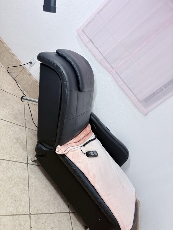 Electric Massage Chair And Bed With Remote Control