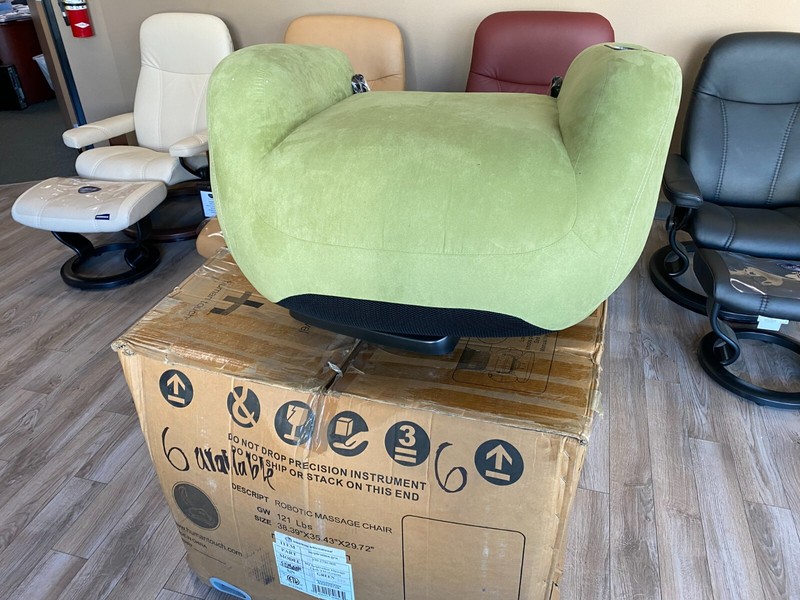 iJoy HT 2720 Green Human Touch Robotic Massage Chair Recliner Seat Cushion