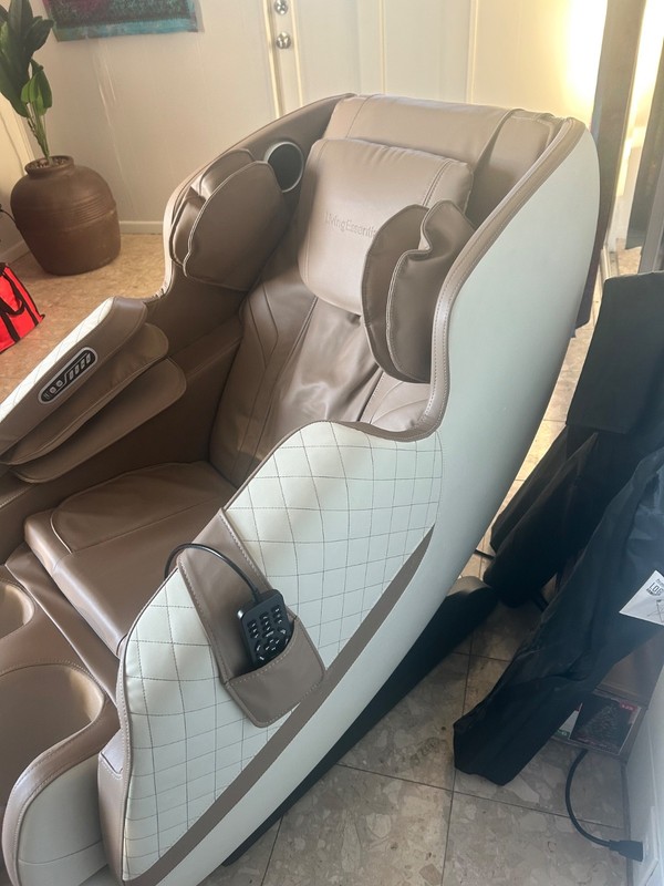 massage chair zero gravity w/ Bluetooth gallery
