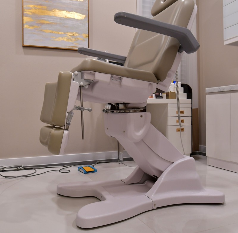 Motorized Procedure Chair /Ob/Gyn Chair/Massage Chair