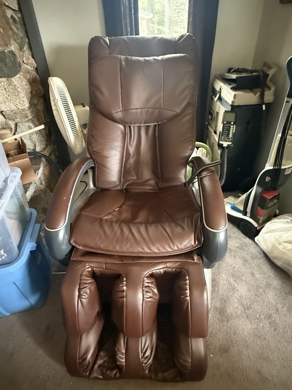 Human Touch Cozzia Series Massage Chair
