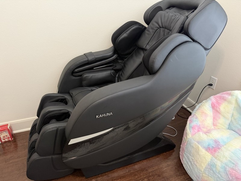 Kahuna Black Faux Leather Electric Massage Chair with Remote Control