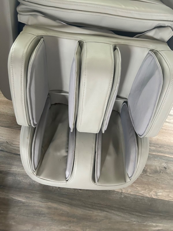 massage chair artist hand brand new. Has been sat in and used maybe 15-20 times. gallery