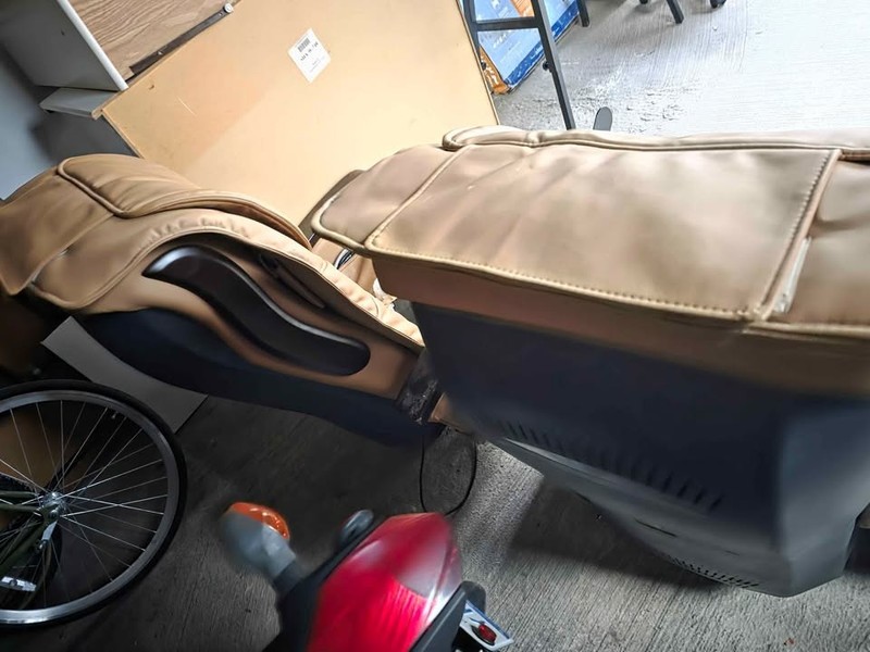 G450-8 Massage Chair 9640 Model gallery