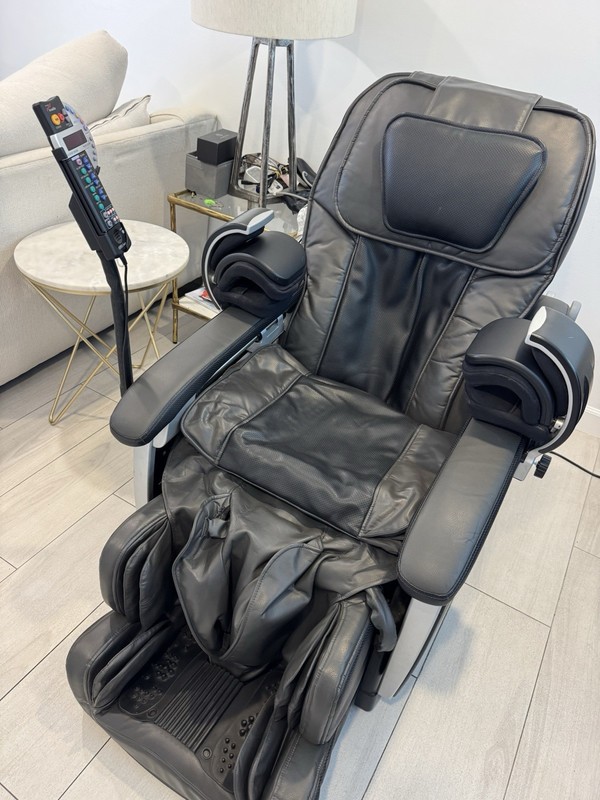 Inada D.5 Massage Chair - Professional Japanese Shiatsu Therapy gallery