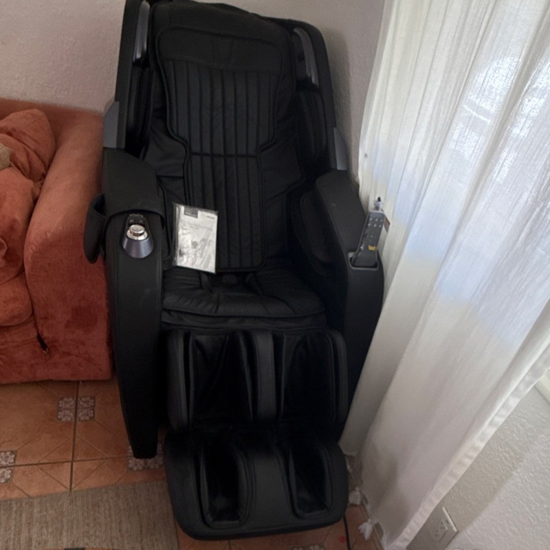 Insignia NS-MGC600BK2 Electric Massage Chair Black Solid Pattern gallery