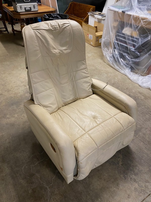 Panasonic EP 1000 Tan Leather Massage Chair