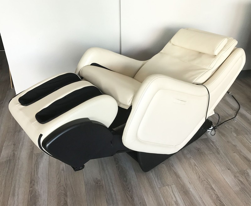 Human Touch ZeroG 4.0 Immersion Seating Massage Chair Zero Gravity Recliner gallery