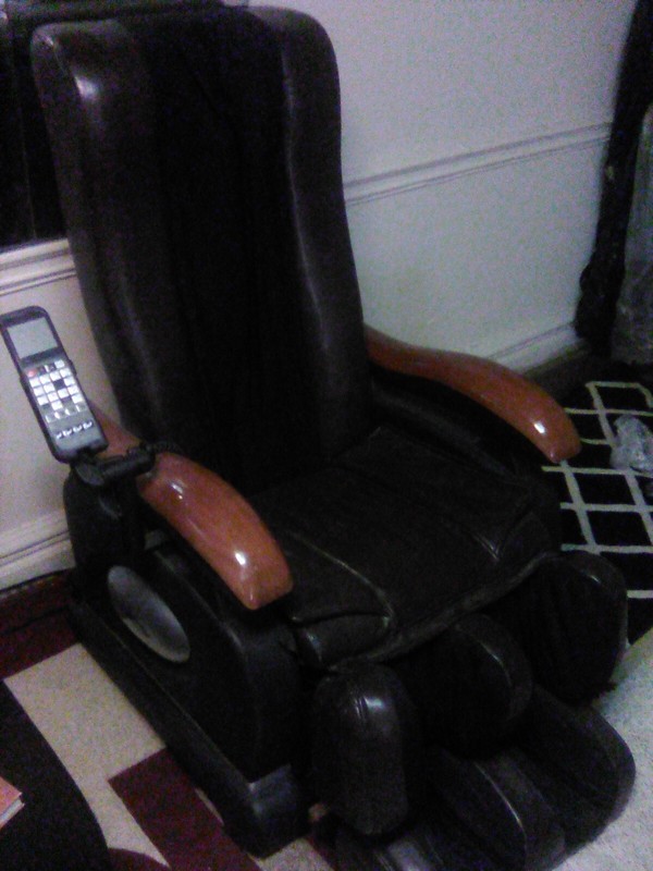 FUJIKURA 1000 MASSAGE CHAIR gallery