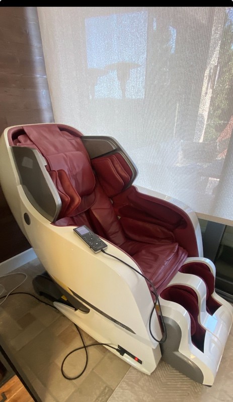 Massage chair “Infinity” , color White/Red , used, Bluetooth