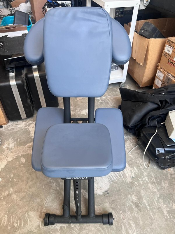 Oakworks Portal Pro Massage Chair Blue Portable Foldable Lightweight Retail $699 gallery