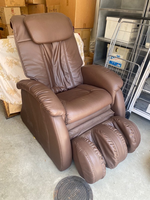 Brown Leather Massage Chair - Used
