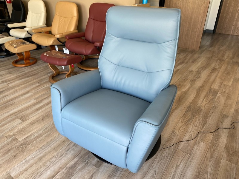 IMG Valletta Ergo Zero Gravity Recliner XL 2 motor Trend in Lake Blue Leather gallery