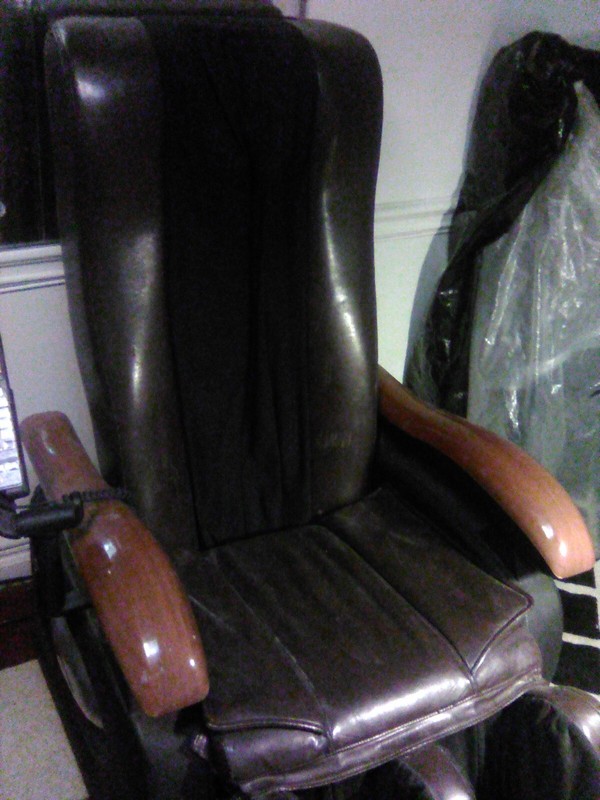 FUJIKURA 1000 MASSAGE CHAIR gallery