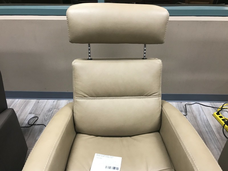 IMG Divani RG325 Large Manual Relaxer Recliner Chair Trend T408 Sand Leather gallery