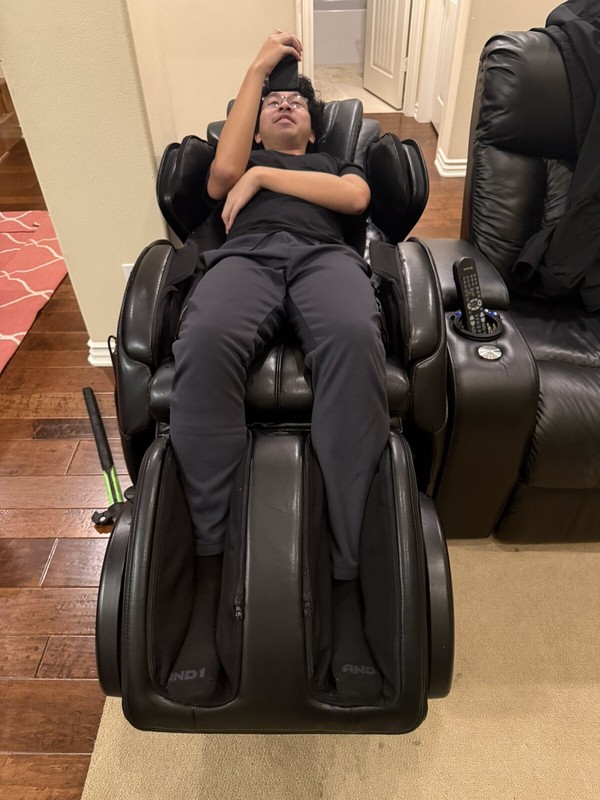 Full Body Massage Chair - Good Condition gallery