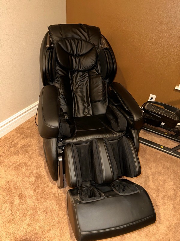 Fujimi EP-9000 Full Body Massage Chair; Heated, Recliner, Bluetooth compatible gallery