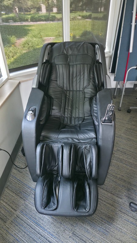 Insignia 3D Zero Gravity Full Body Massage Chair (Model: NS-MGC600BK2) - Black