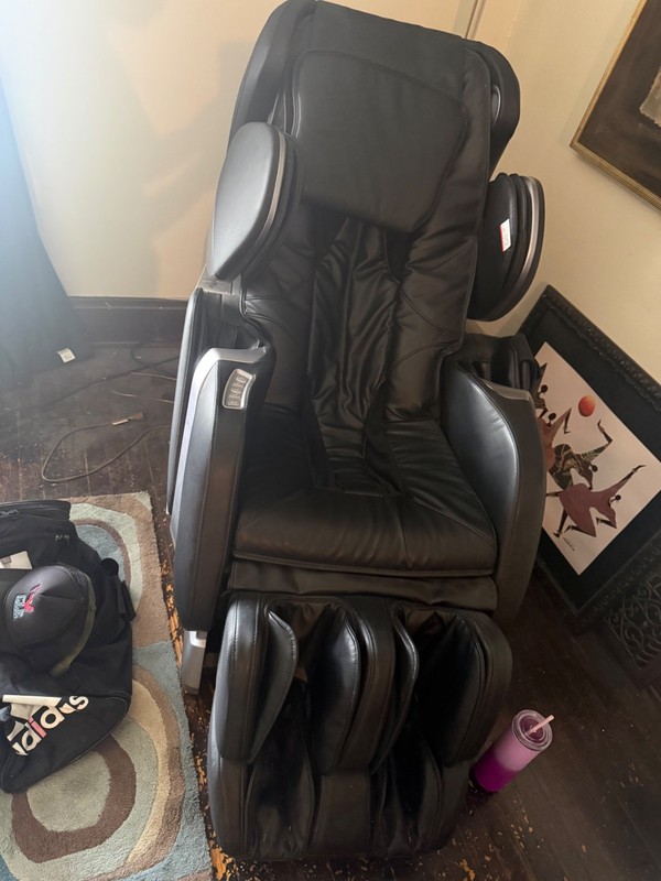 TITAN Luxe™ 3D Massage Chair: Zero-G/SL‑Track, Calf/Lumbar Heat, Voice Control gallery