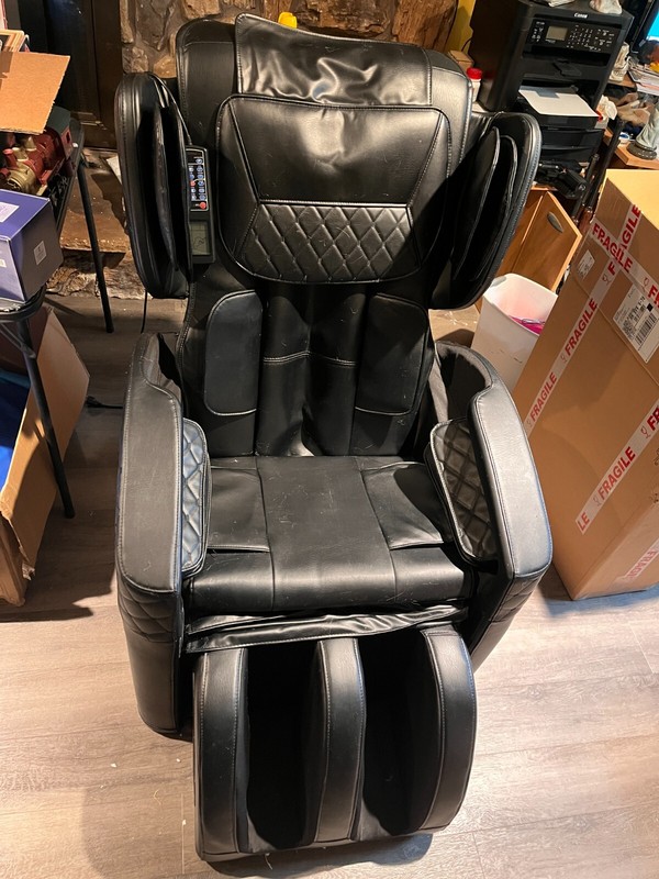 Gently used Ootori N500 Full Body Massage Chair- Zero Gravity Recliner-Black