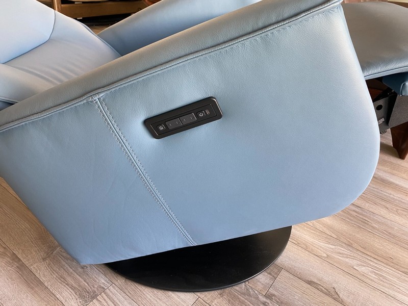 IMG Valletta Ergo Zero Gravity Recliner XL 2 motor Trend in Lake Blue Leather gallery