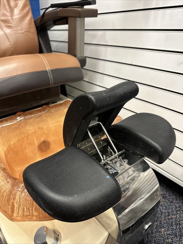 human touch massage chair With A Tab gallery