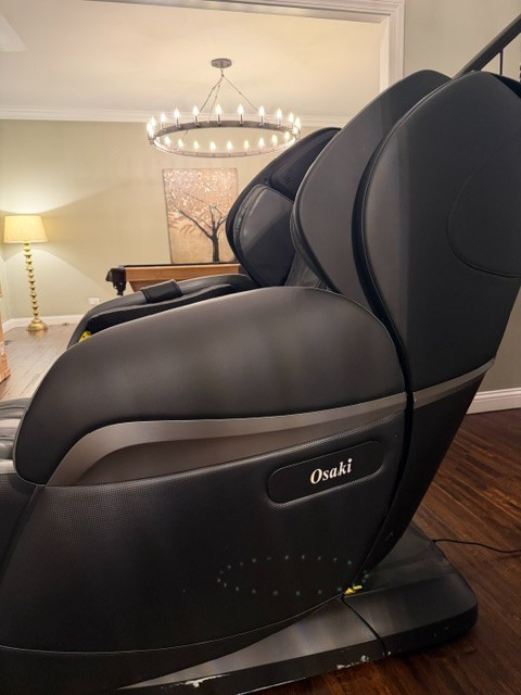 Osaki OS-4d Pro Maestro Massage Chair w/ Zero Gravity. Made in Japan Barely Used gallery