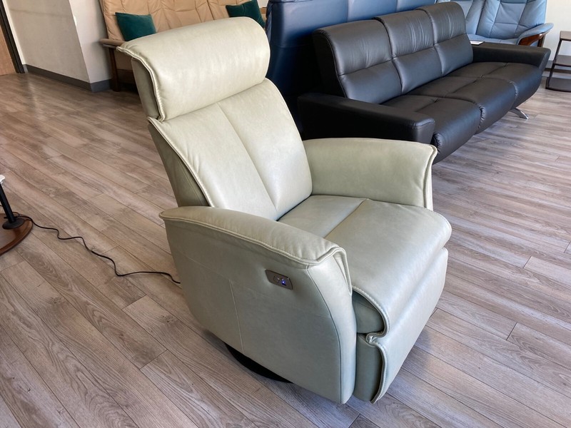 IMG Duke RM285 Medium Power Relaxer Recliner Chair Sauvage S557 Chalk Leather gallery