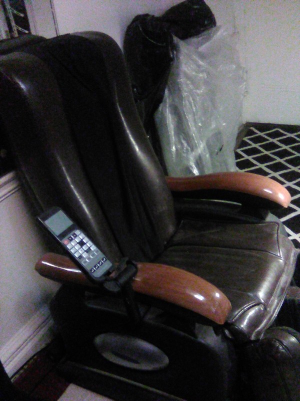 FUJIKURA 1000 MASSAGE CHAIR gallery