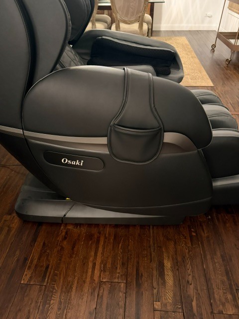 Osaki OS-4d Pro Maestro Massage Chair w/ Zero Gravity. Made in Japan Barely Used gallery