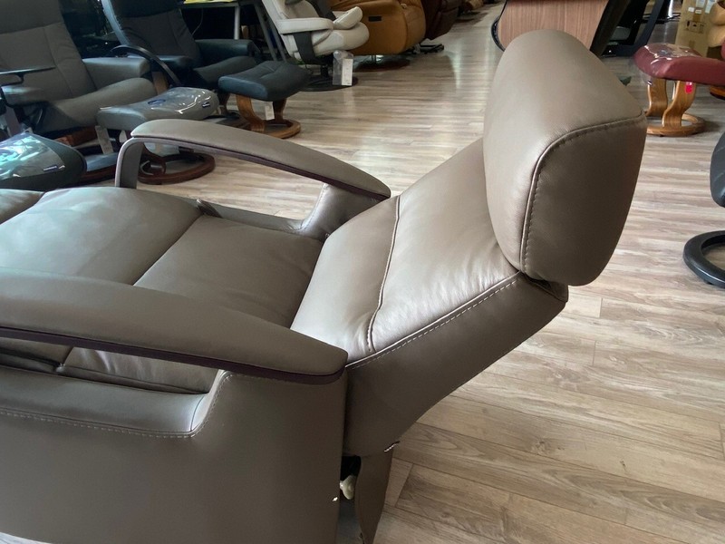 IMG Peak RG265 Manual Relaxer Medium Swing Recliner Rocker Chair Smoke Leather gallery