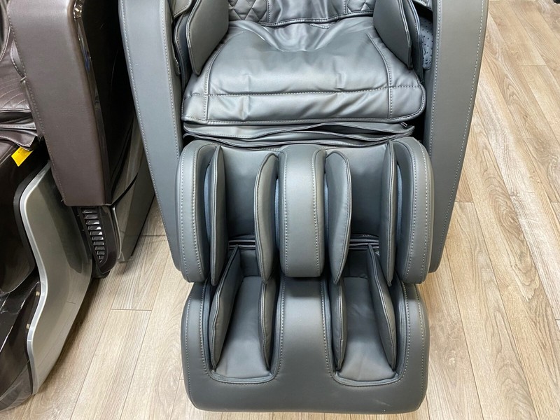 Osaki Hiro L-Track Heated Zero-G Bluetooth USB Charger 3D Massage Chair Gray gallery