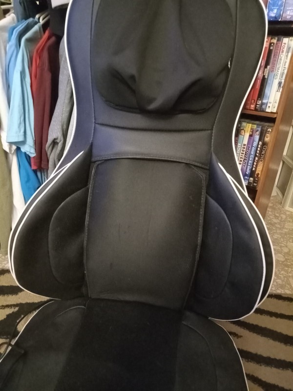 Shiatsu massage portable chair vibrate spot and air