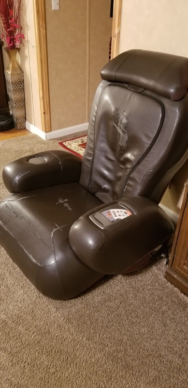 ijoy 2580 Massage Chair For sale Please Read the Descriptions Below. gallery