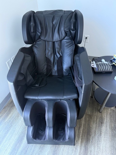 MASSAGE CHAIR