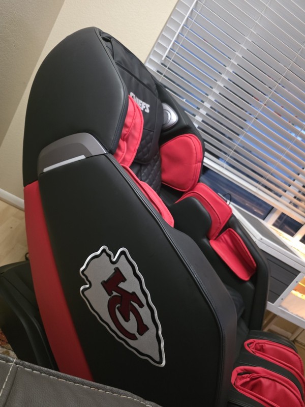 Chiefs Massage Chair Full Body Zero gallery