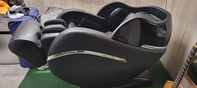 HELIOS Space Capsule Massage Chair HM-8000 Zero Gravity Black gallery