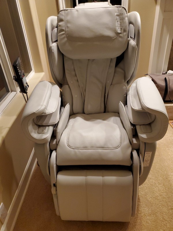 Kagra White Modern Synthetic Leather Premium Super Stretch 4D Massage Chair gallery