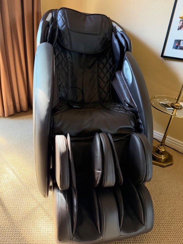 Osaki OS-4000T Zero Gravity Recliner Massage Chair With Foot Rollers – Black