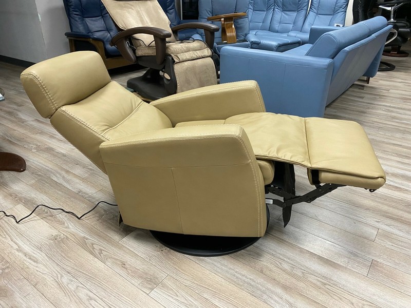 IMG Divani RM325 Large Power Relaxer Recliner Chair Trend T408 Sand Leather USB