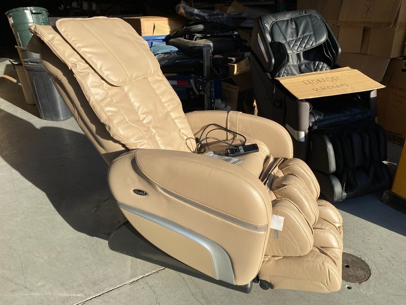 Osaki Titan OS-3000 Chiro Massage Chair Recliner in Cream / Taupe