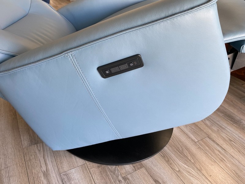 IMG Valletta Ergo Zero Gravity Recliner XL 2 motor Trend in Lake Blue Leather gallery