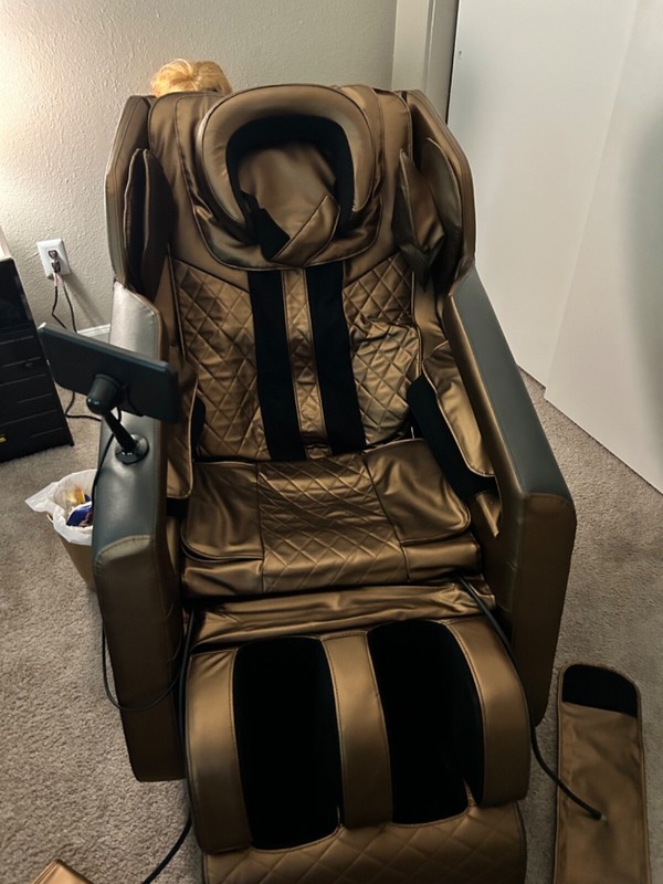 zero gravity full function massage chair with heat and Bluetooth Retail 4k-5k