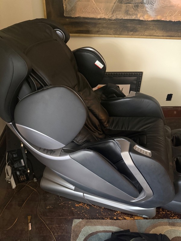 TITAN Luxe™ 3D Massage Chair: Zero-G/SL‑Track, Calf/Lumbar Heat, Voice Control gallery